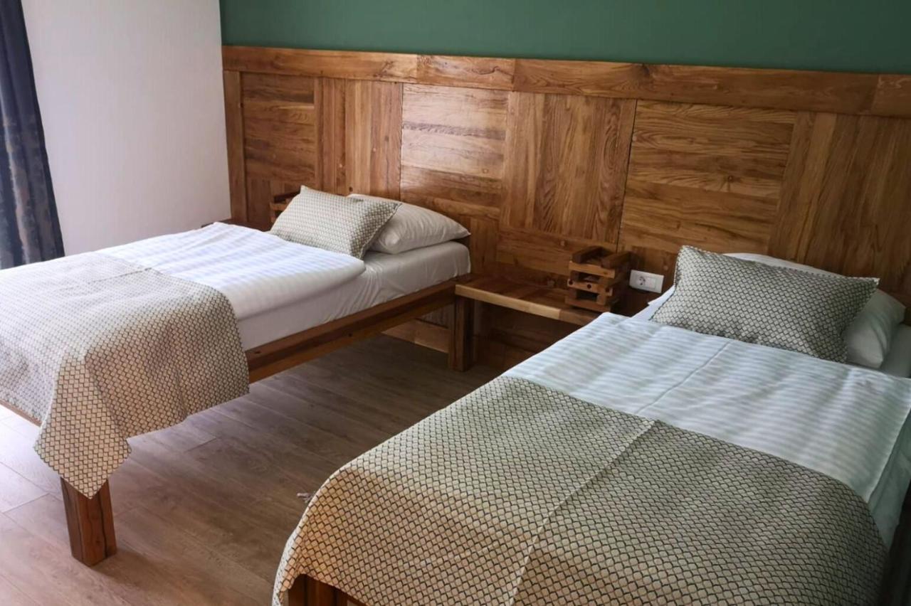 House Mrzlin Grad Pensionat Korenica Exteriör bild