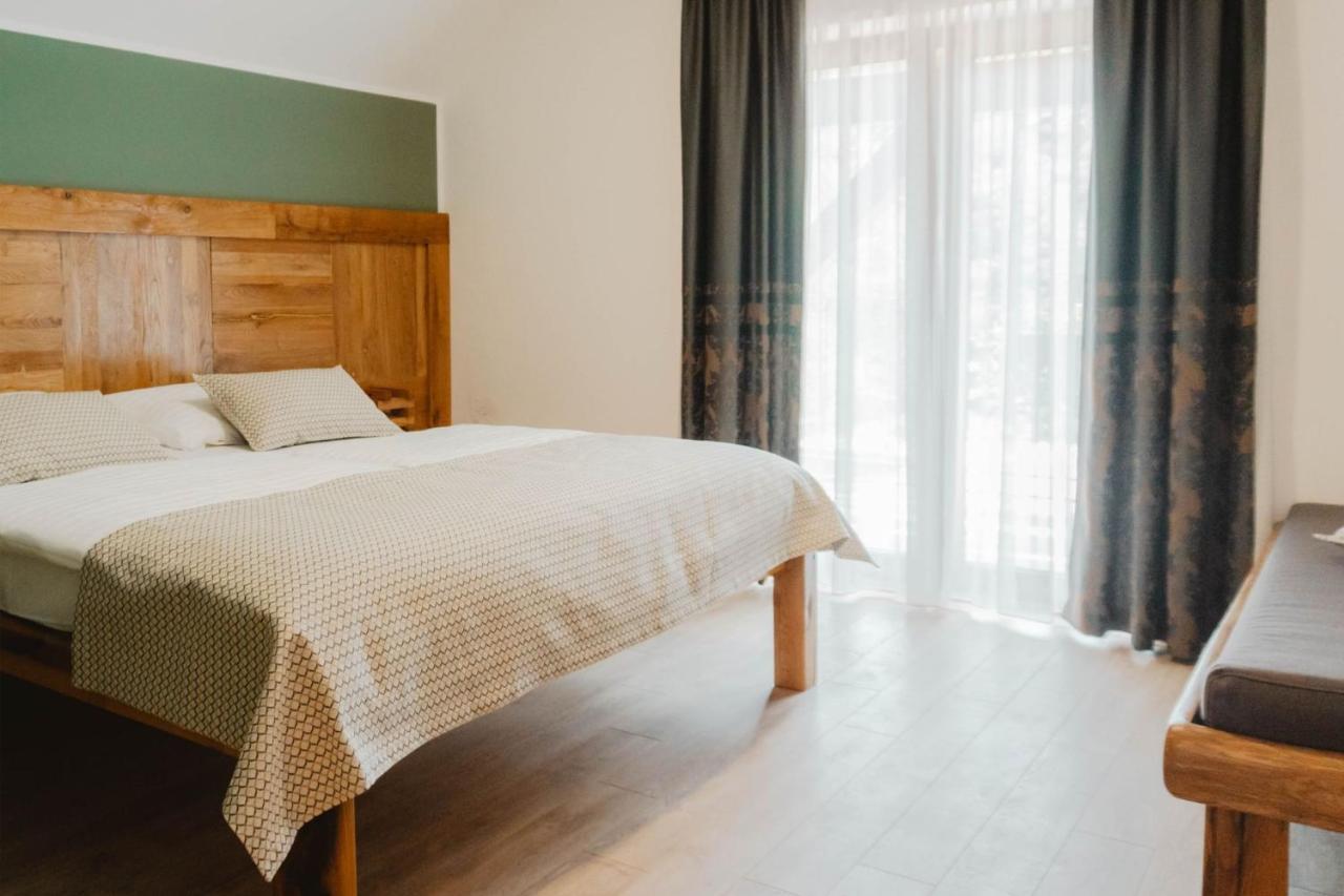 House Mrzlin Grad Pensionat Korenica Exteriör bild