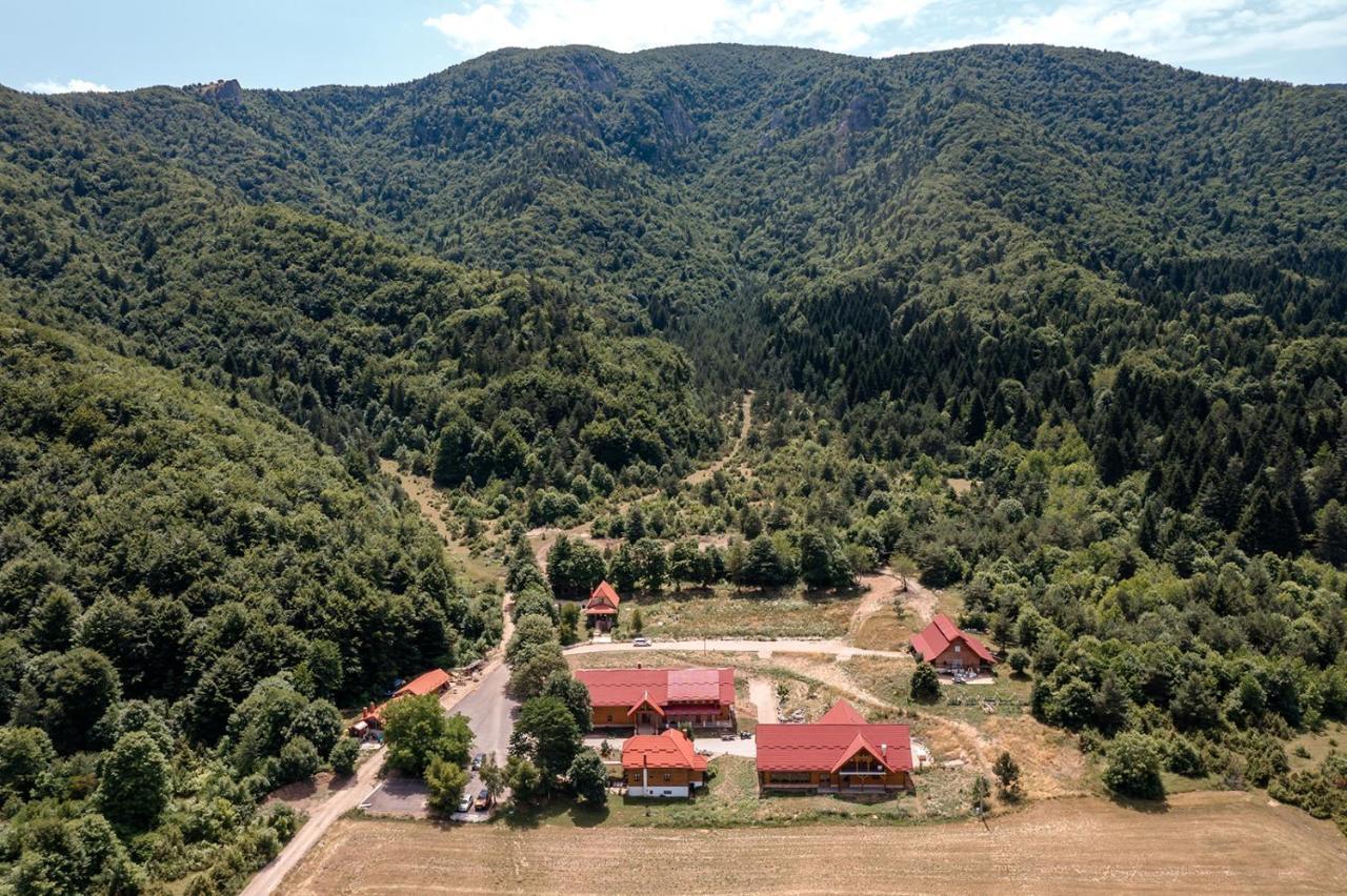 House Mrzlin Grad Pensionat Korenica Exteriör bild