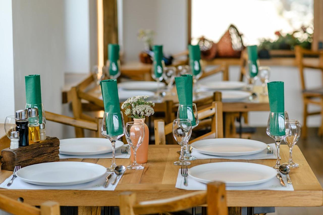 House Mrzlin Grad Pensionat Korenica Exteriör bild